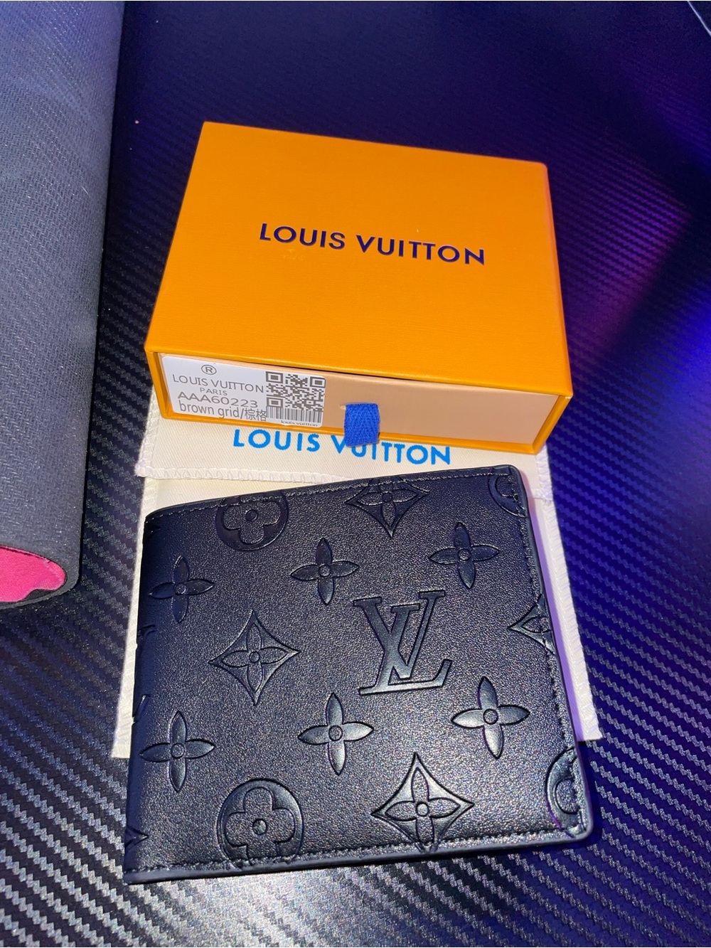 Louis Vuitton Black Monogram Embossed Leather Card & Key Holder - Picture 3 of 6